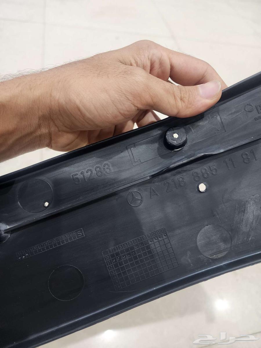 قاعدة لوحة مرسيدس بنز CLS C218 وكالة64498715201153114