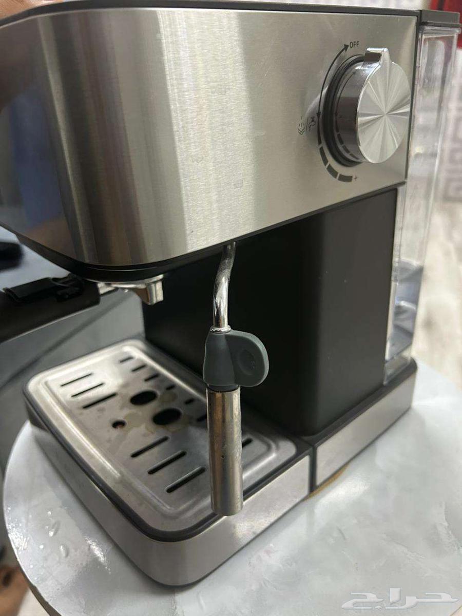 صانعة القهوة وتبخير الحليب64354164759043111