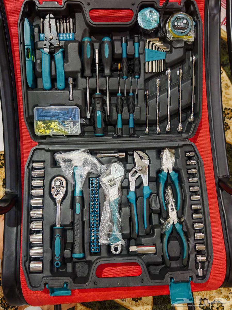 A new complete tool kit with screwdrivers64507459395586110