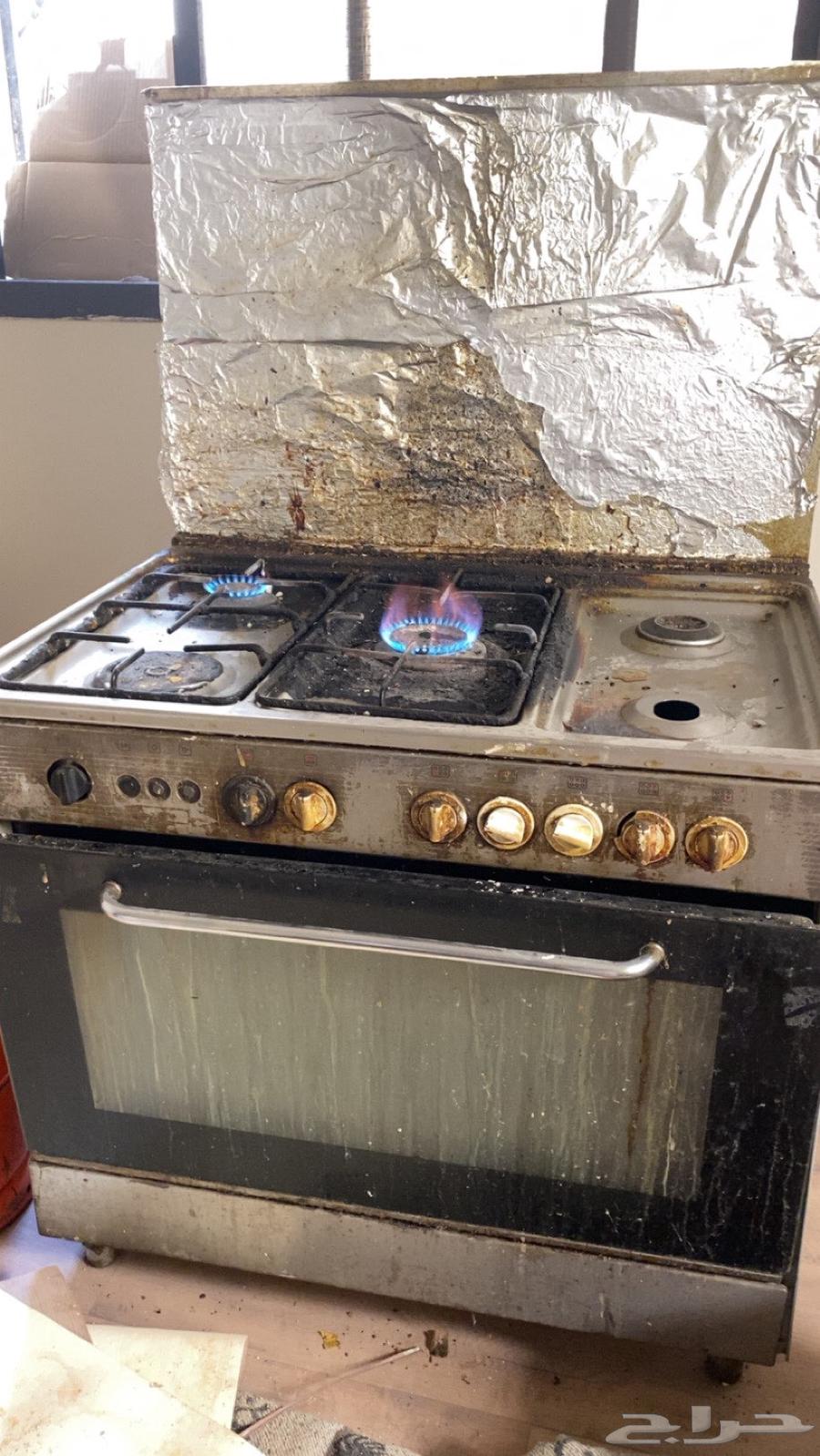 فرن مستعمل شغال عينين بس ومغسله شبه جديده64370741618307113
