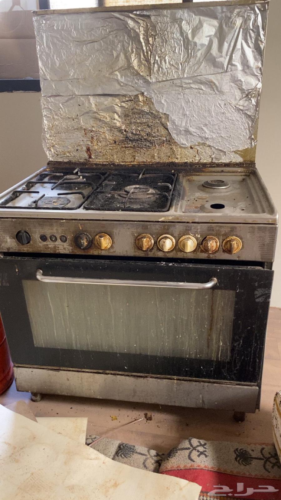 فرن مستعمل شغال عينين بس ومغسله شبه جديده64370741618307112