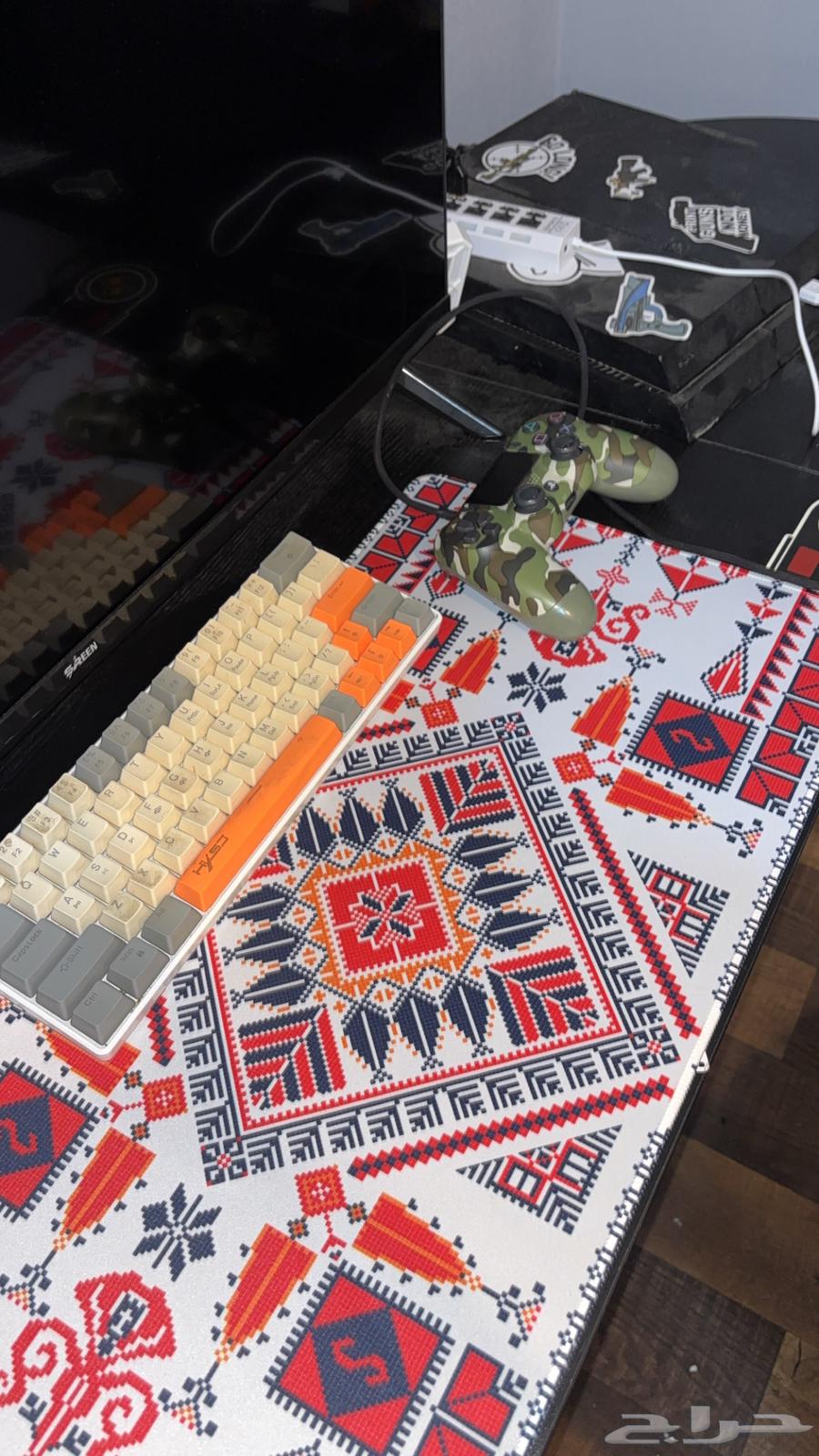 سوني 4 وطاولة العاب مع اغراضه64354091128194113