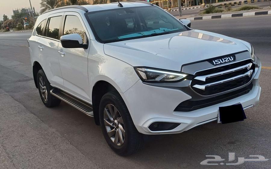 Isuzu MUX 2023 with around 3064496972697987112