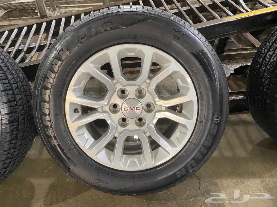 للبيع 4 جنوط جمس اصليه GM مع الكفرات64495186142083113