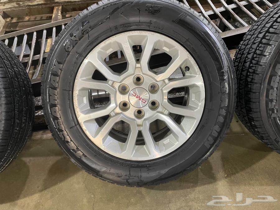 للبيع 4 جنوط جمس اصليه GM مع الكفرات64495186142083112