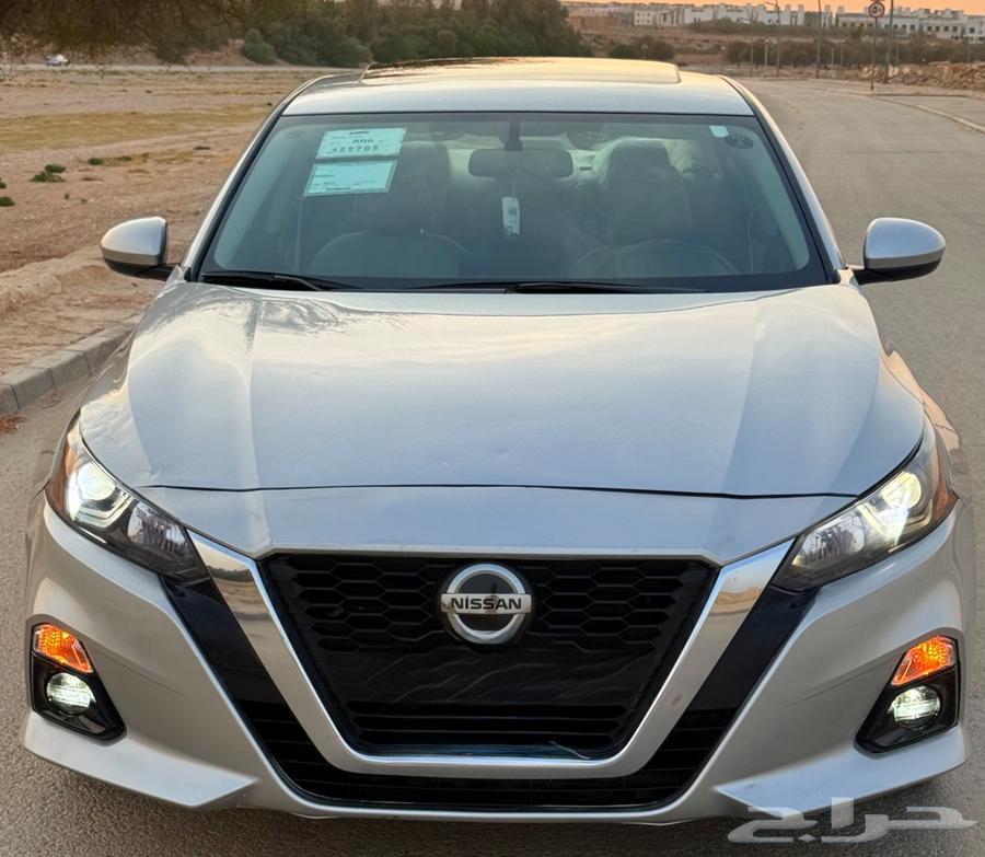 نيسان التيما 2022نص فل SV سعودي الحد 63 الف64497827583489111