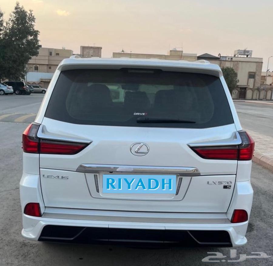 2018 Lexus SUV with 68,000 km on the odometer63618061552769111