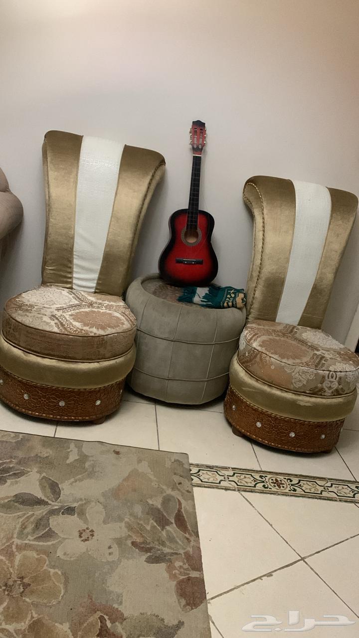 Very clean sofa for sale, contact via WhatsApp64378281022979110