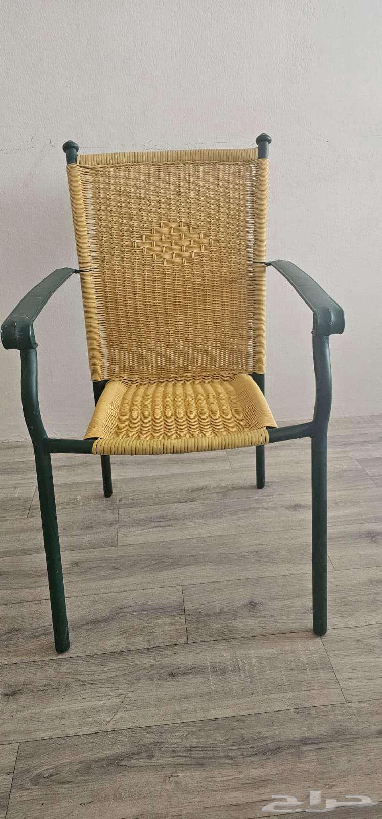كراسي حديد وخيزران بحالة ممتازة سعر خاص العدد 664374259971458111