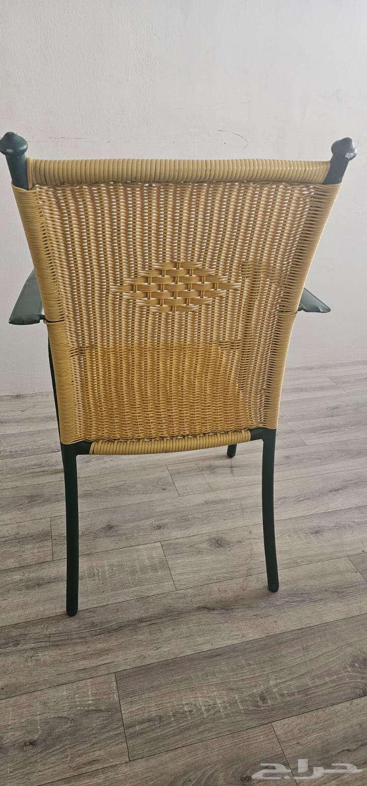 كراسي حديد وخيزران بحالة ممتازة سعر خاص العدد 664374259971458112