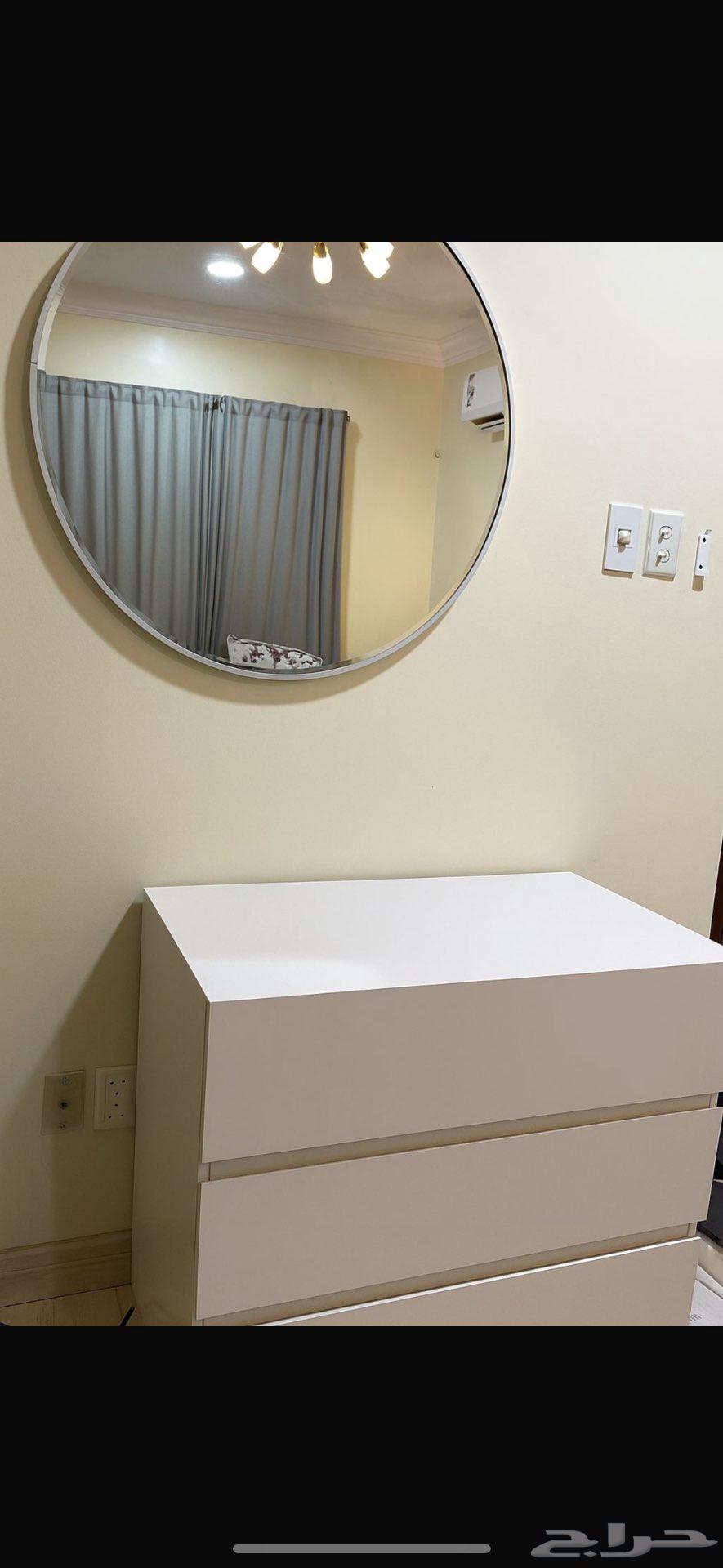 Wardrobe and dressing table64375452844034111