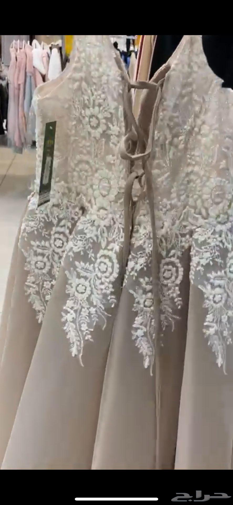 فستان لبسته مرا وحده السعر قابل لتفاوض64368119975297111