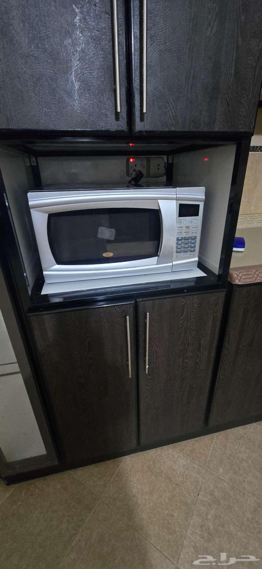 ثلاجة و فرن ومايكرويف مستخدم للبيع بحالة جيده جدا64373151216259114