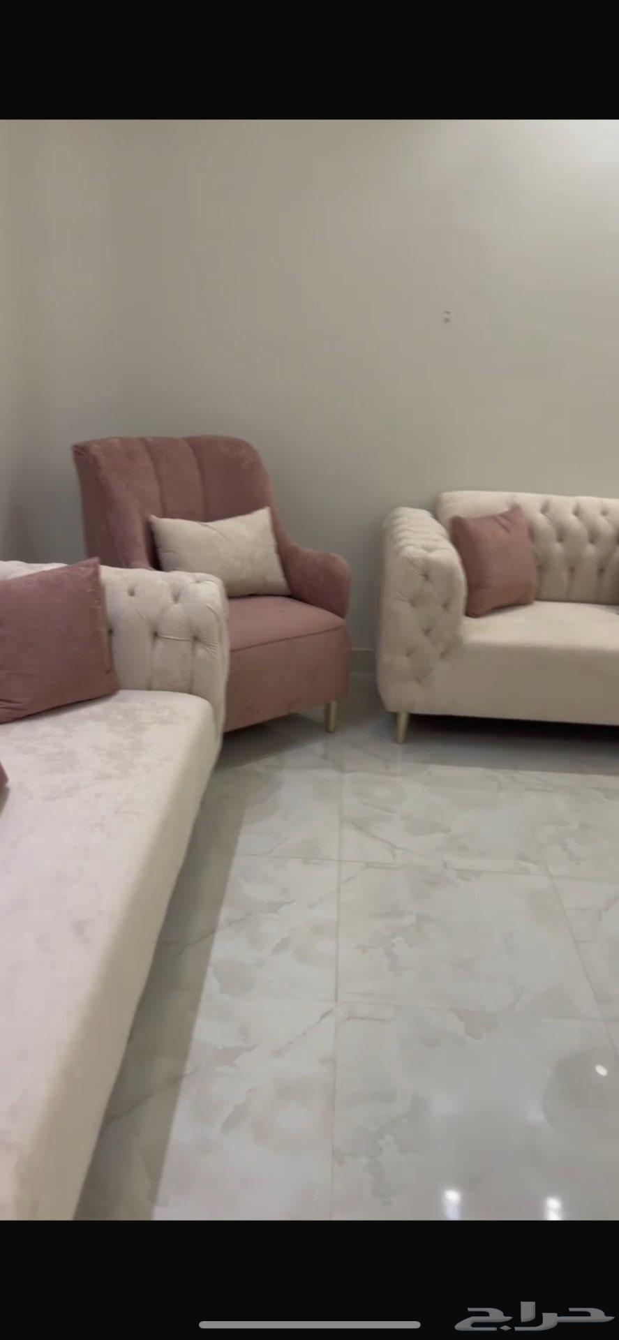 For sale, a very clean sofa set with curtains64374539651843113