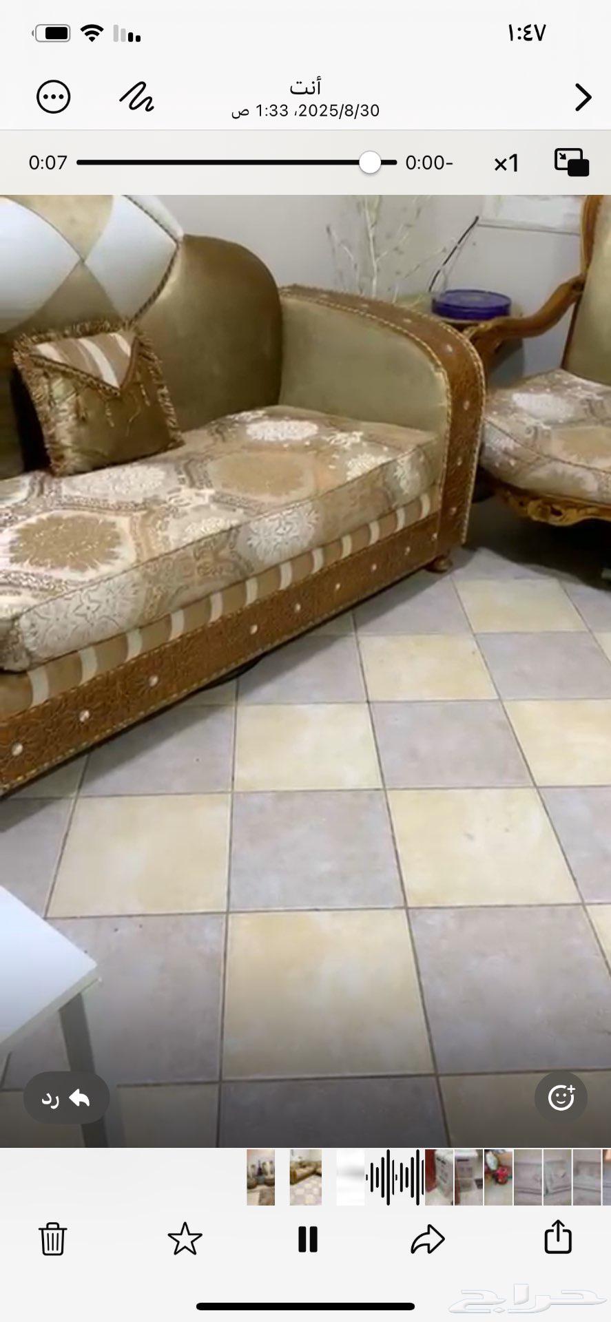 Very clean sofa for sale, contact via WhatsApp64378281022979111