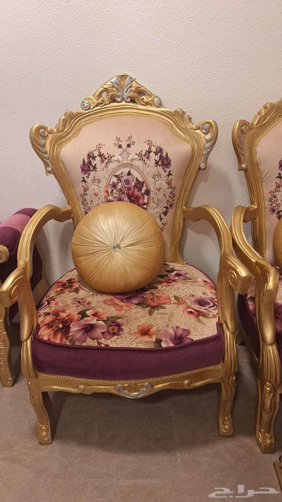 Royal sofa with tables64369805954306110