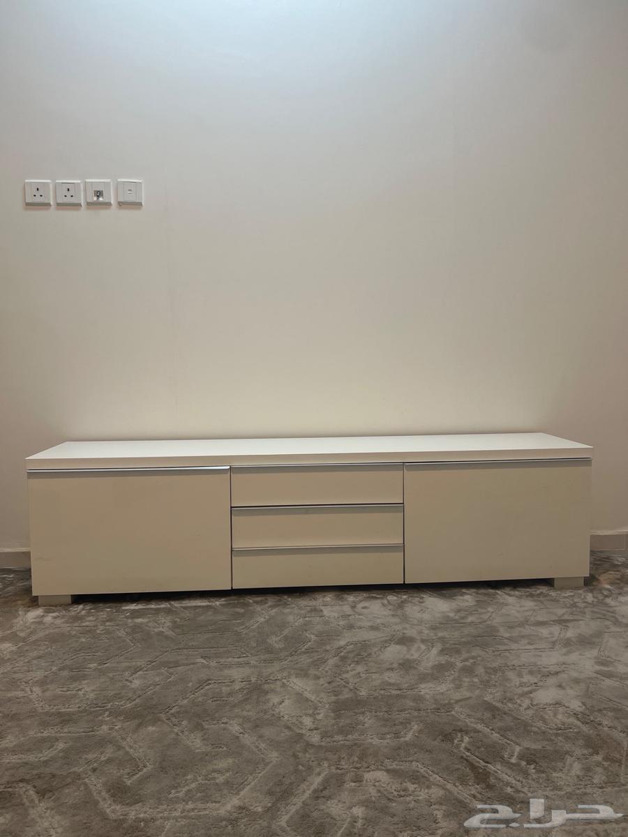 طاولة تلفزيون نظيفة للبيع64366673460483111