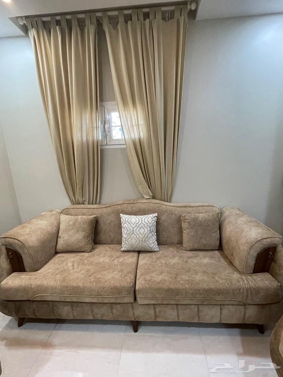 القنفذة للبيع كنب 4 قطع نظيف جدا  .64367785019521110