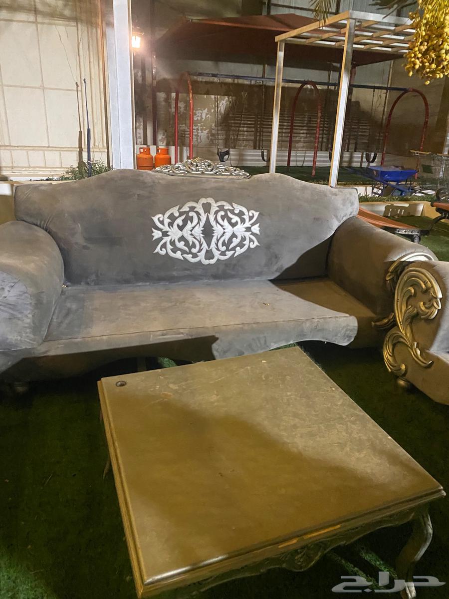 Classic sofa with table64368470284801114