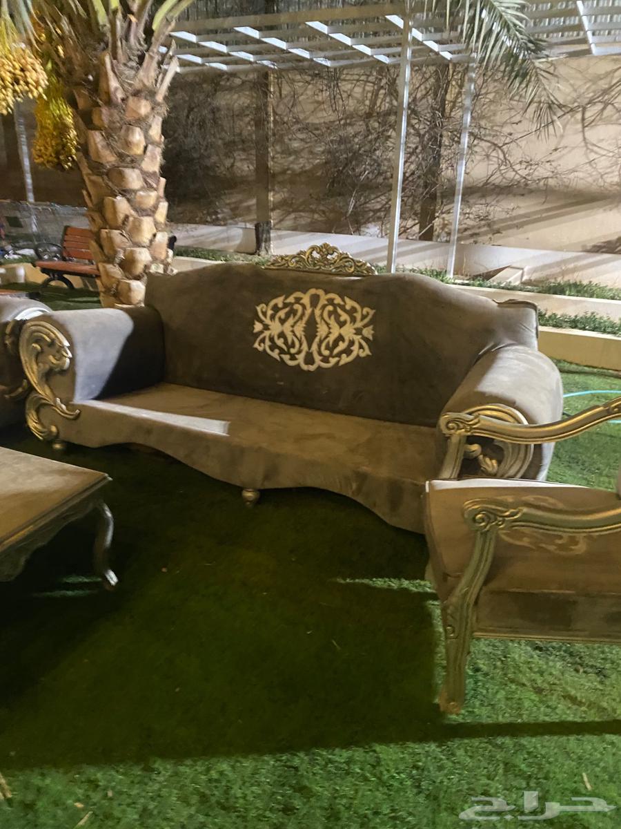 Classic sofa with table64368470284801112