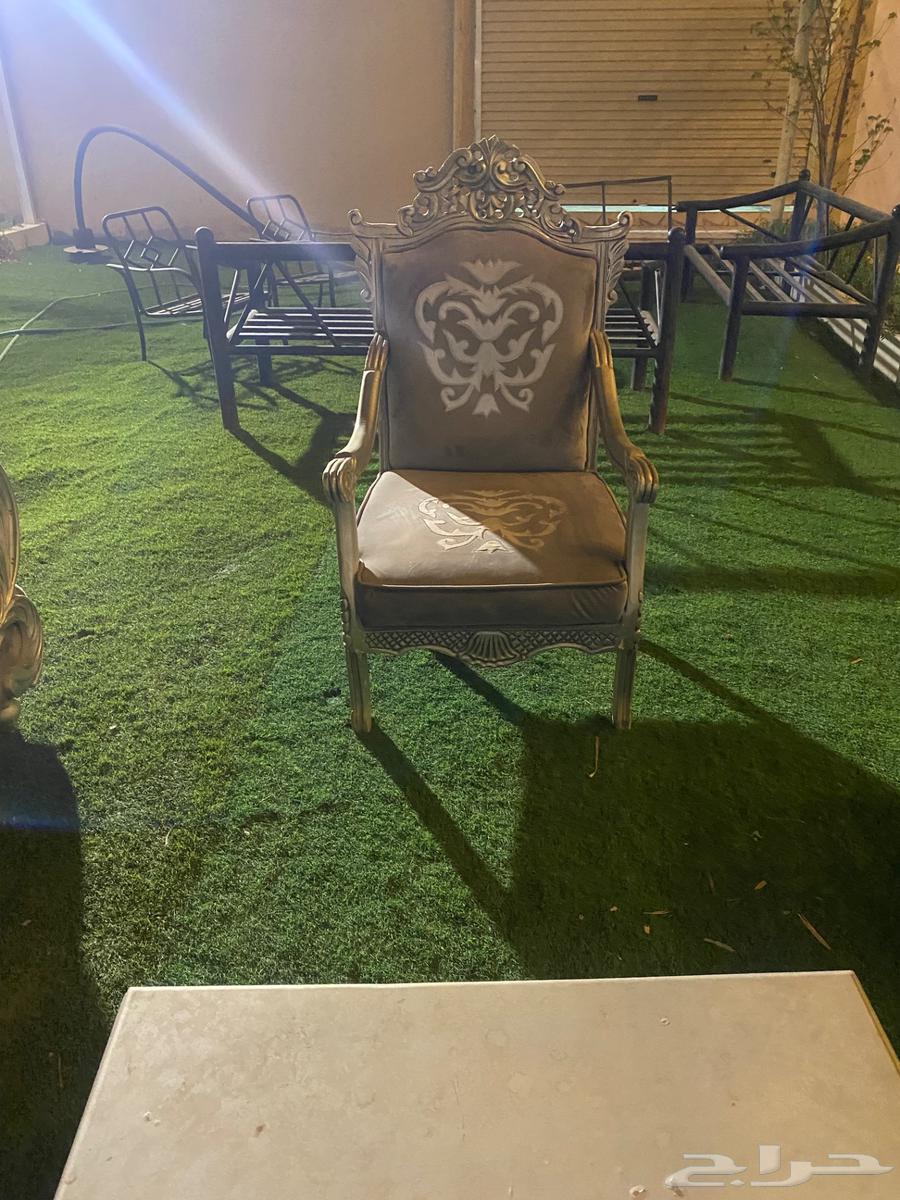 Classic sofa with table64368470284801110