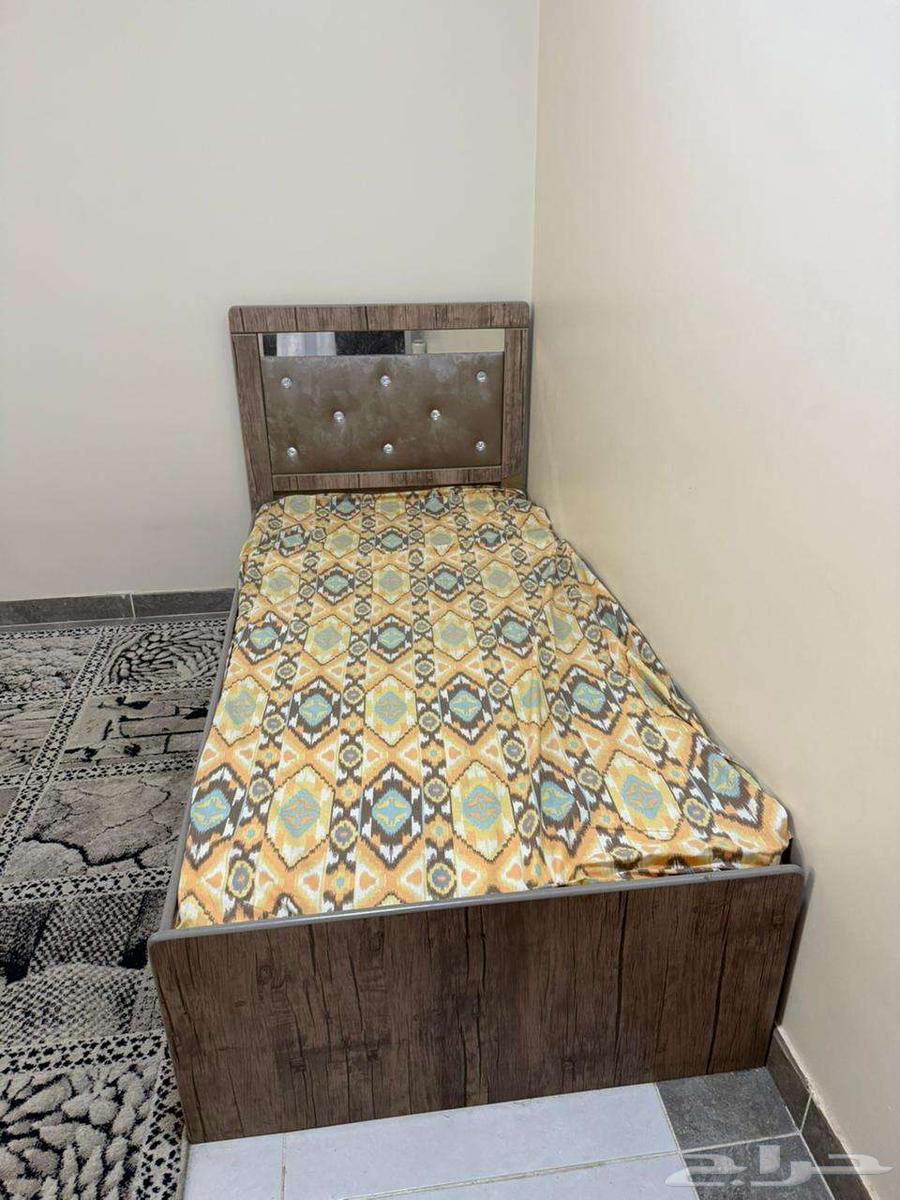 كنب و اسرة للبيع64370030913538113