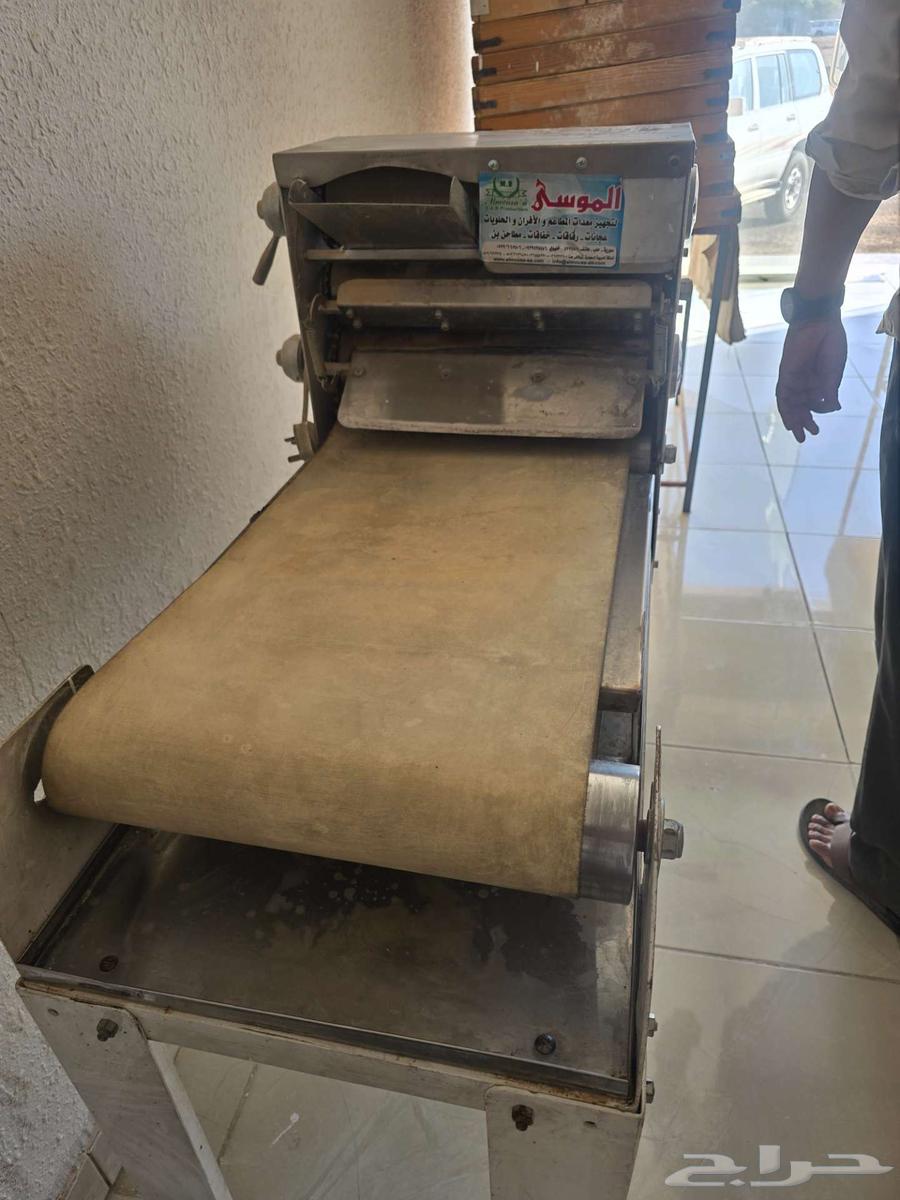 مخبز يدوي للبيع بالقريات بكامل معداتة64371555510146113