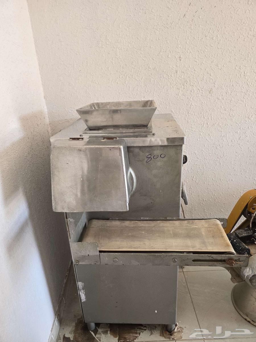 مخبز يدوي للبيع بالقريات بكامل معداتة64371555510146111