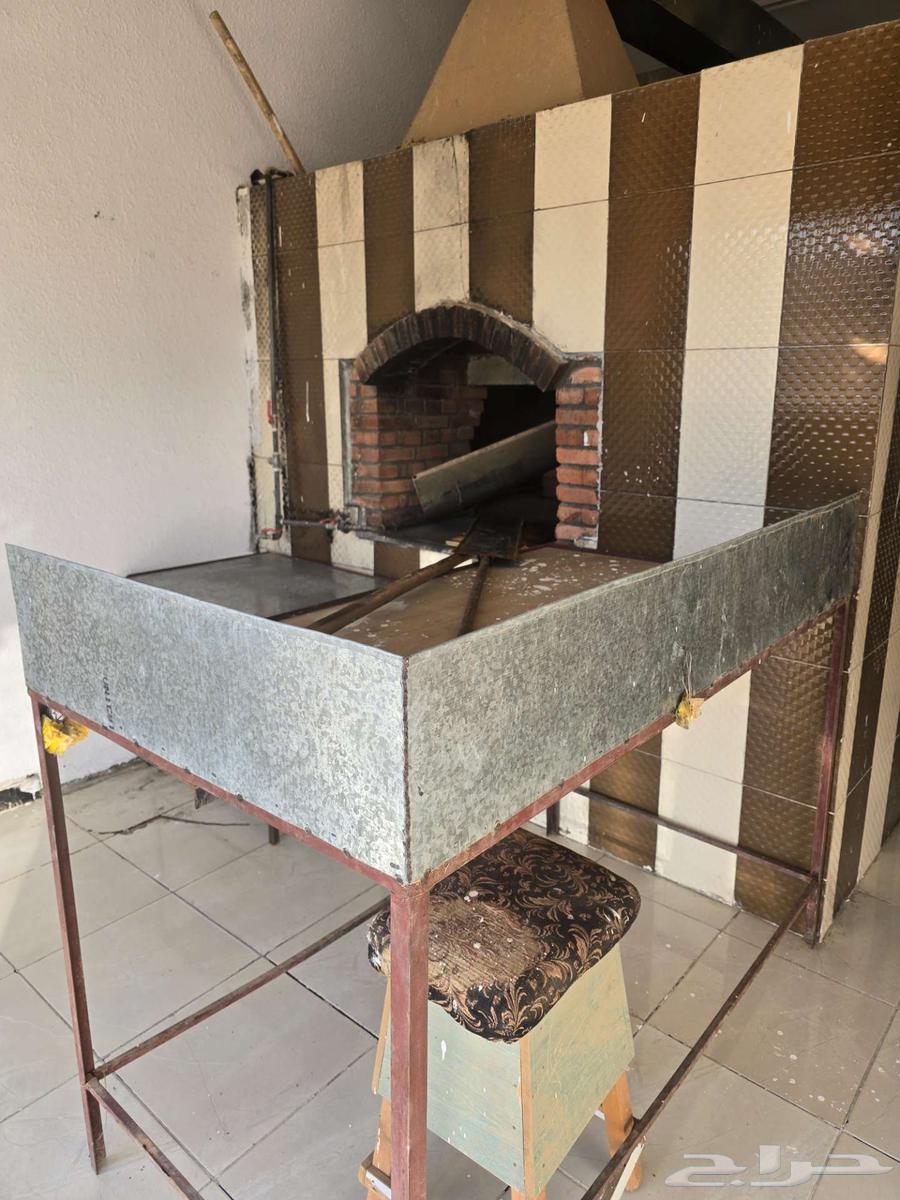 مخبز يدوي للبيع بالقريات بكامل معداتة64371555510146112