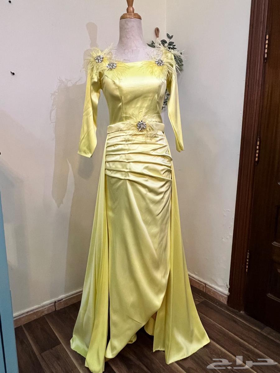فستان سهره يلبس سمول ومديم لونه اصفر64371584800771110