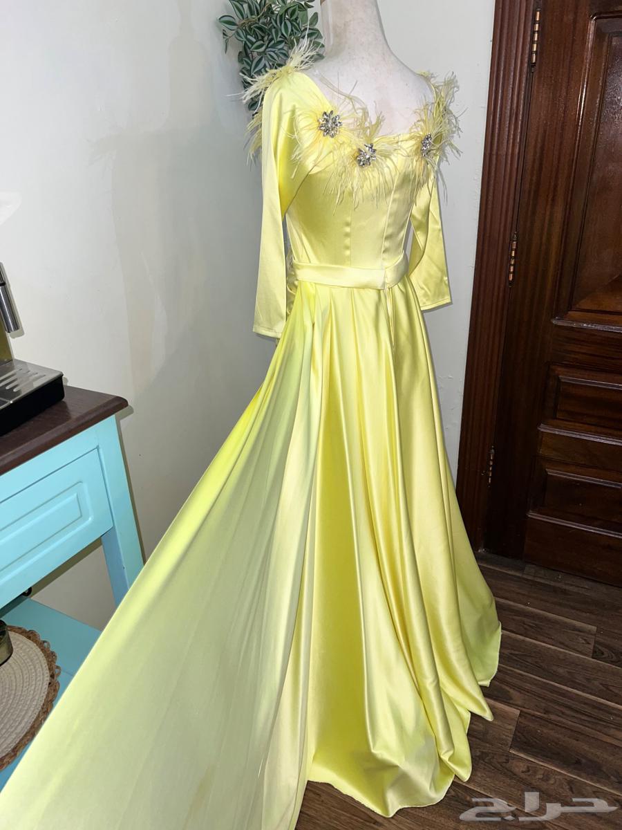 فستان سهره يلبس سمول ومديم لونه اصفر64371584800771111
