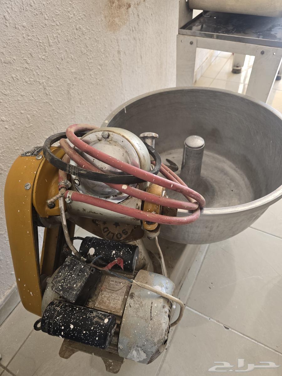مخبز يدوي للبيع بالقريات بكامل معداتة64371555510146110