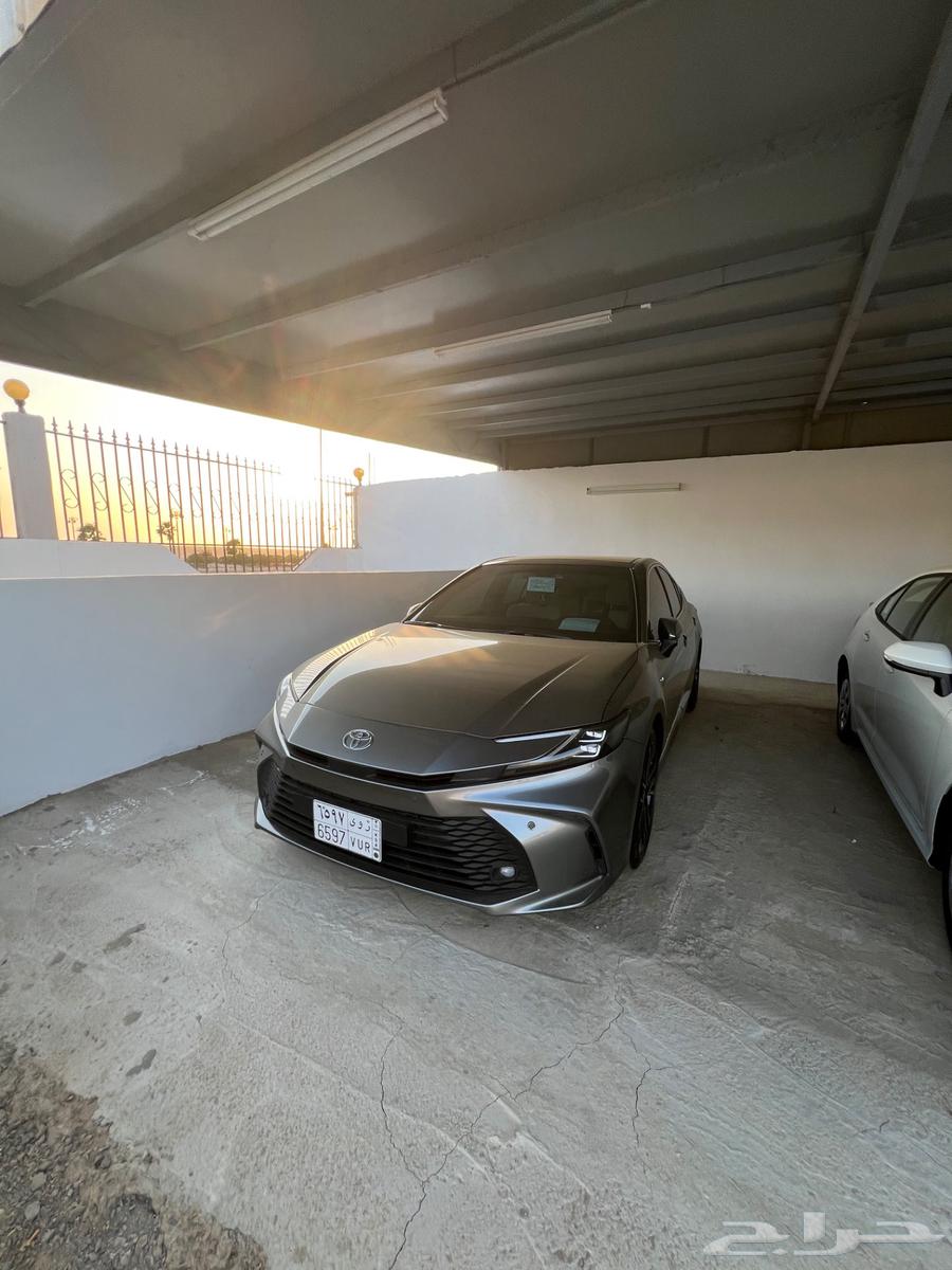 كامري LE هايبرد 2025 تيتانيوم64516424263553112