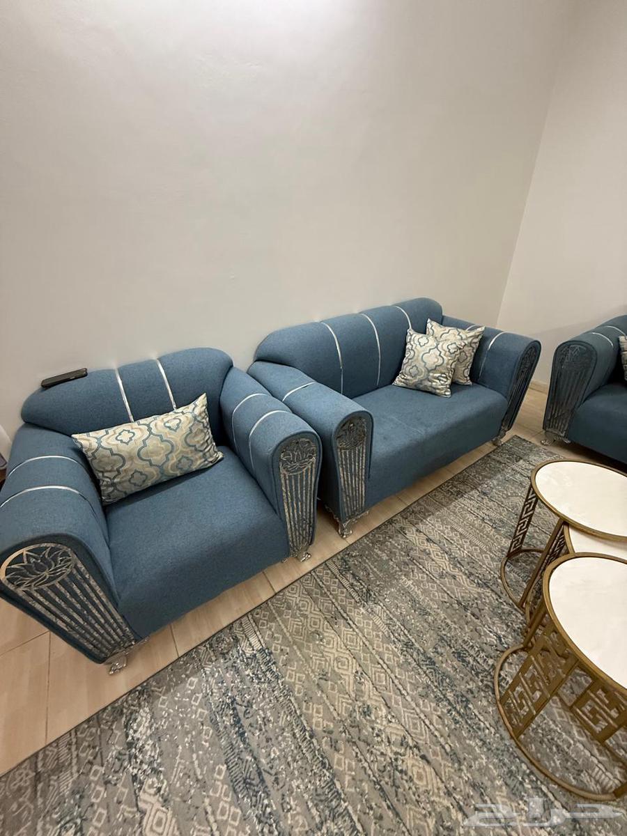 للبيع كنب 9 اشخاص مع طاولة وفرشة وستاره64372550558338113