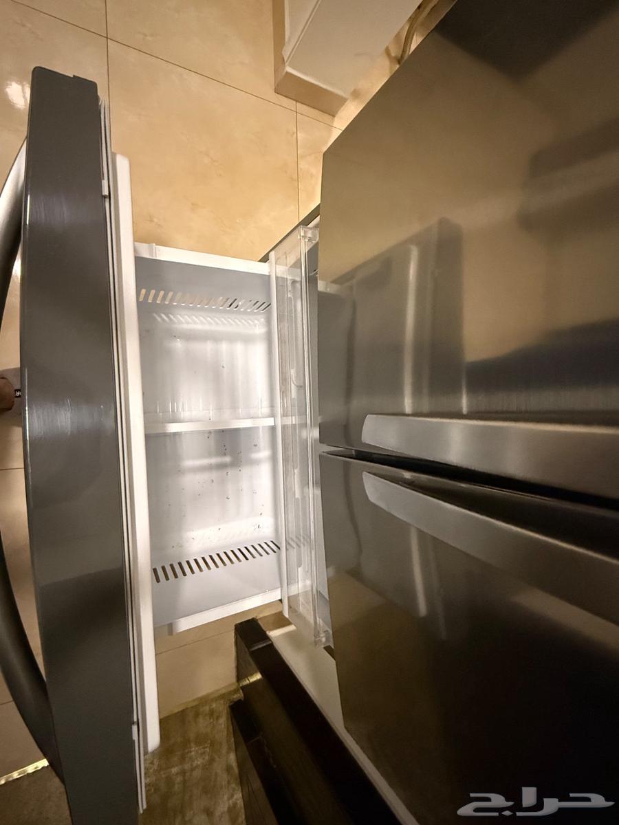ثلاجة و فريزر ال جي ثلاث بيبان 22.6 قدم بحالة ممتازة64374141594625112