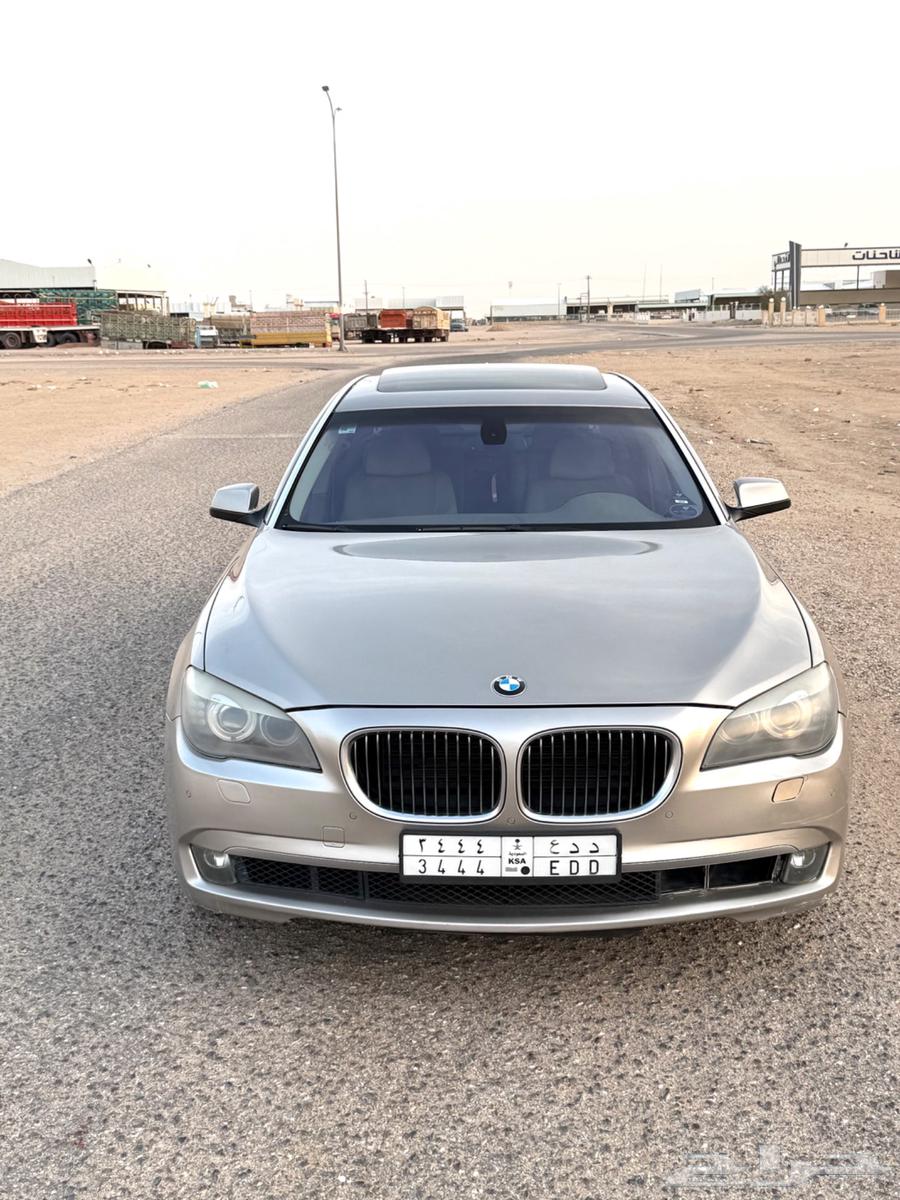 بي ام دبليو 2012 740Liنظيف جدا64519073732610112