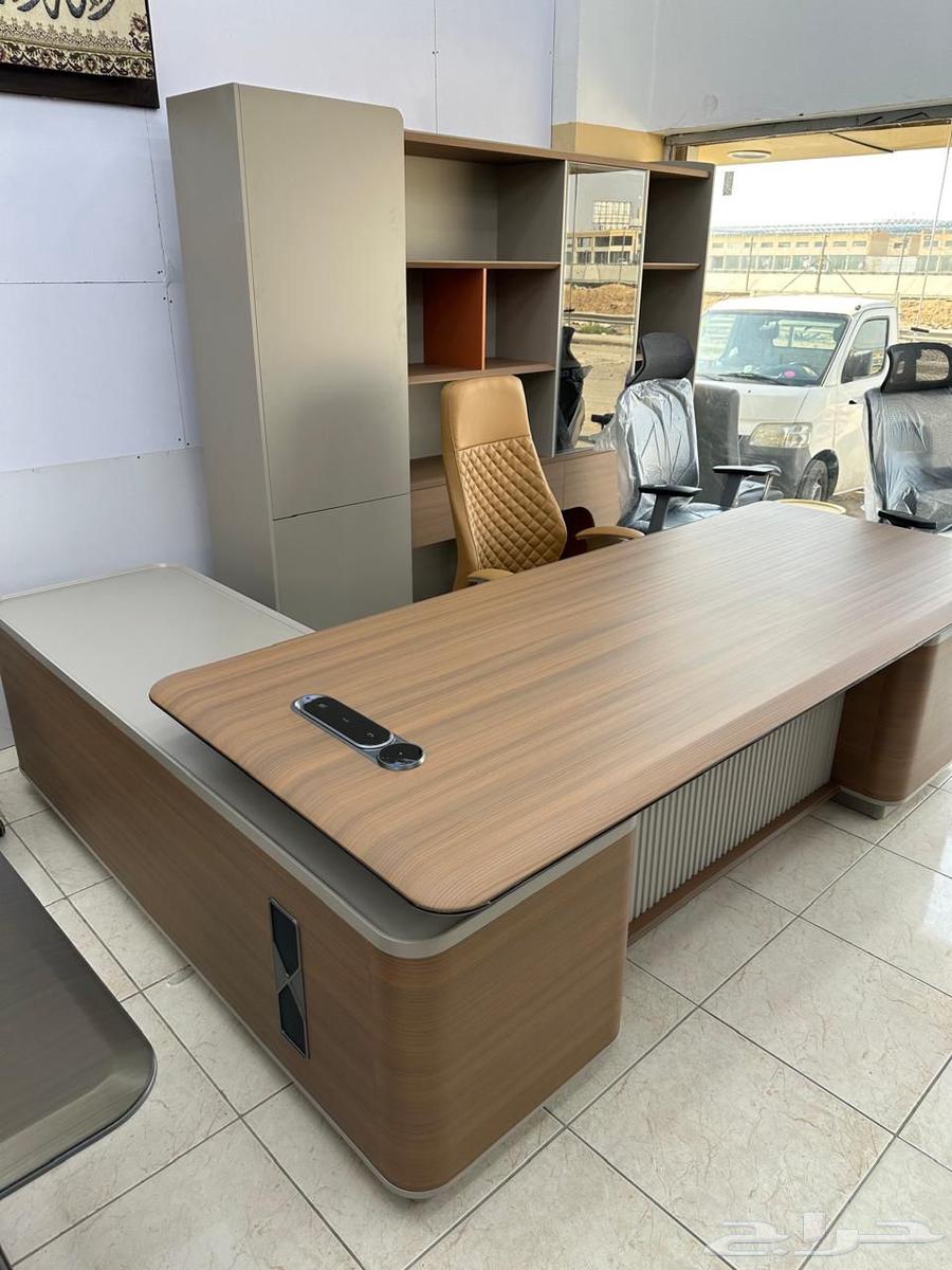 New design desks and complete sets available64412360550914113