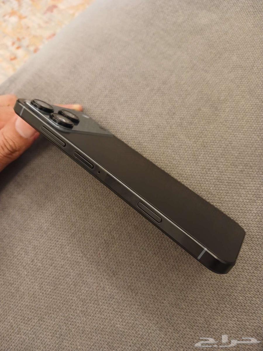 iPhone 17 look-alike running Android system64376599600259112