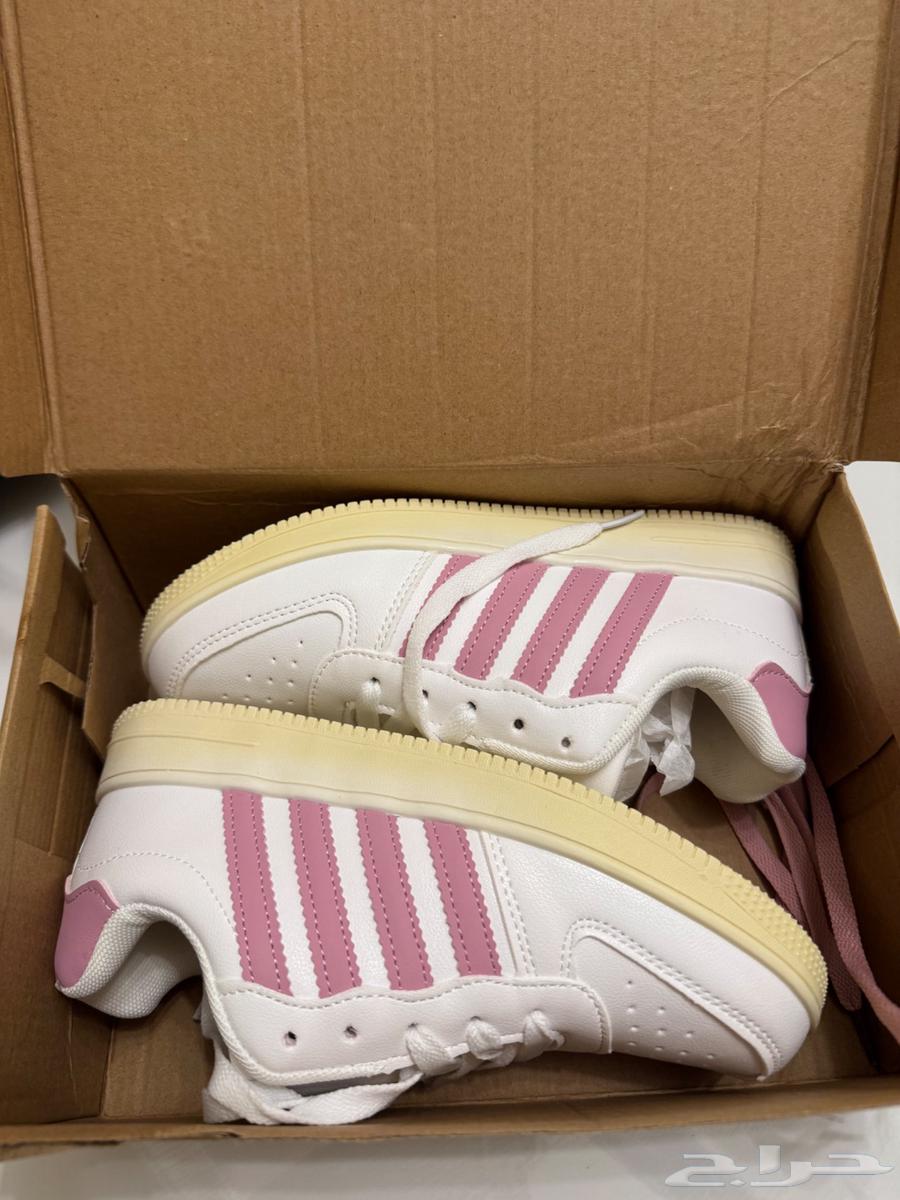 حذاء جديد لون وردي و ابيض64376495215745110