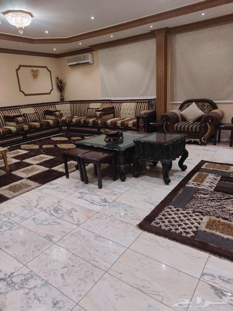 Sofa set for sale with stools and carpets64365144448002111