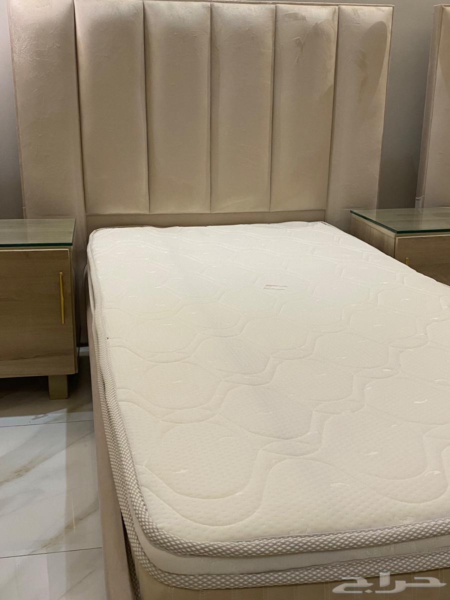 Single bed with mattress64378339354497111