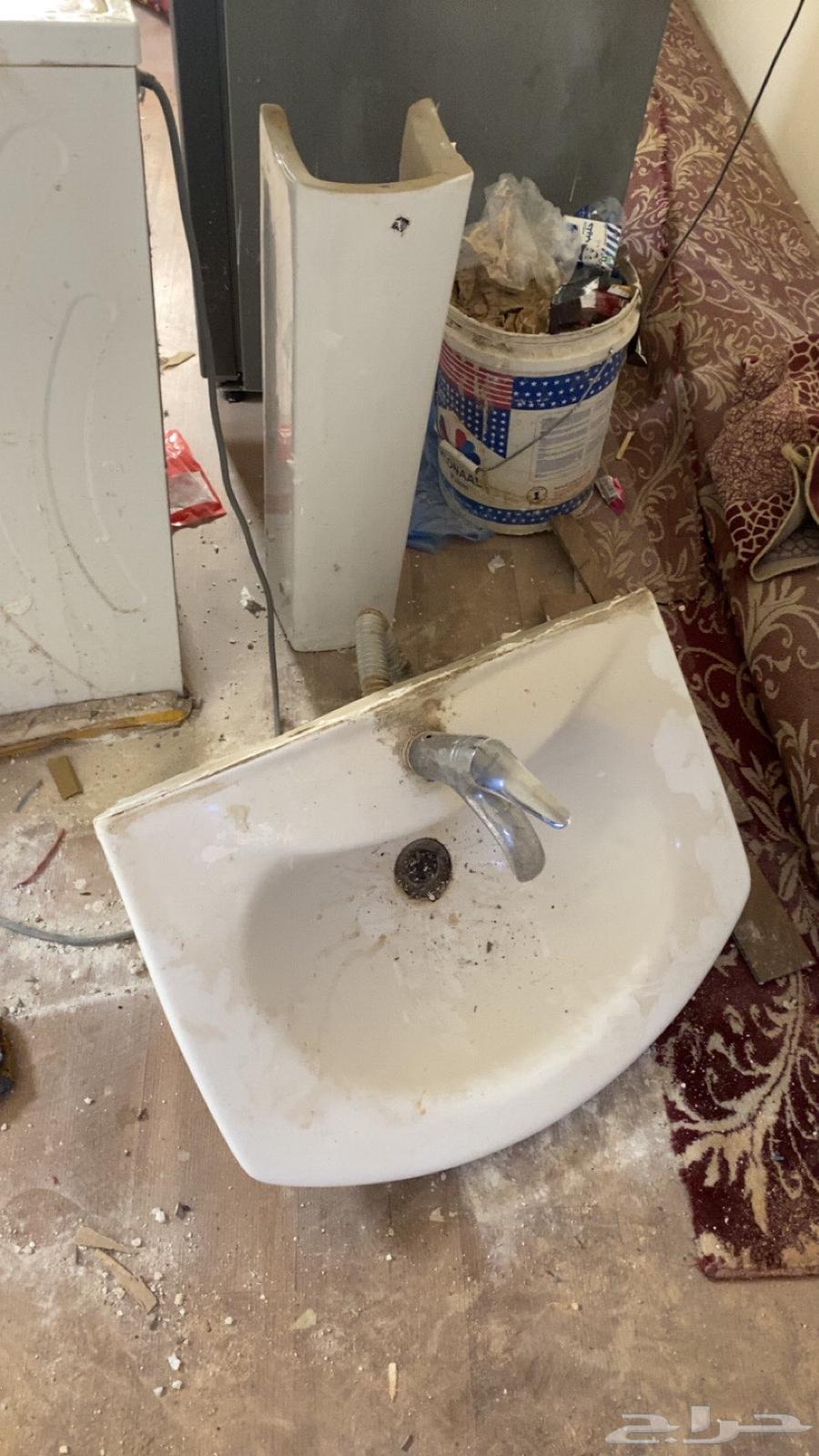 فرن مستعمل شغال عينين بس ومغسله شبه جديده64370741618307110