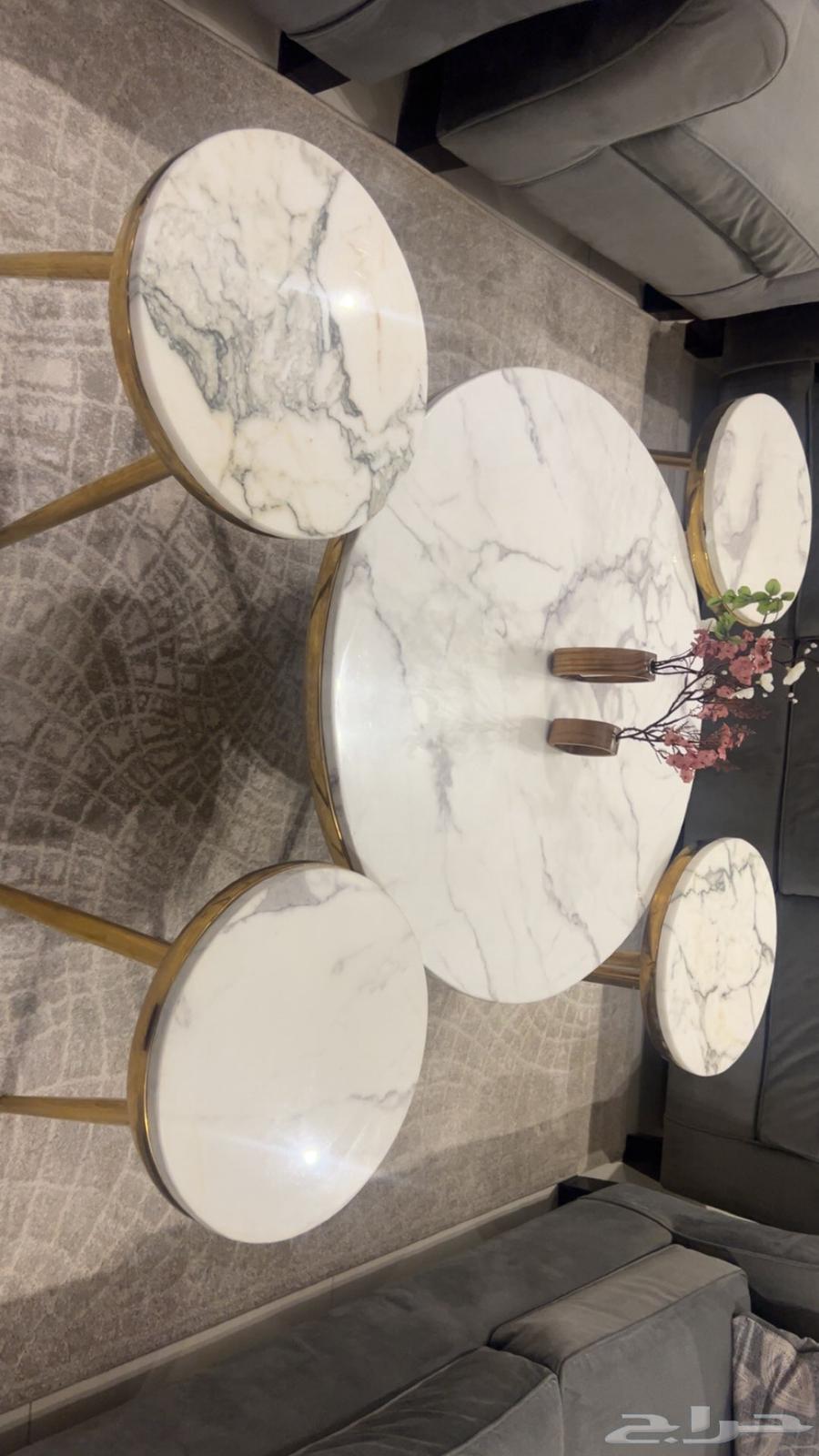 Semi-new marble table with four service tables64366086294145113