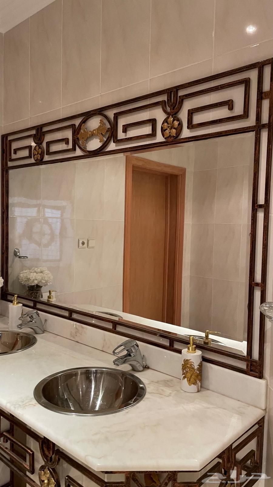 Sinks64368543040771110