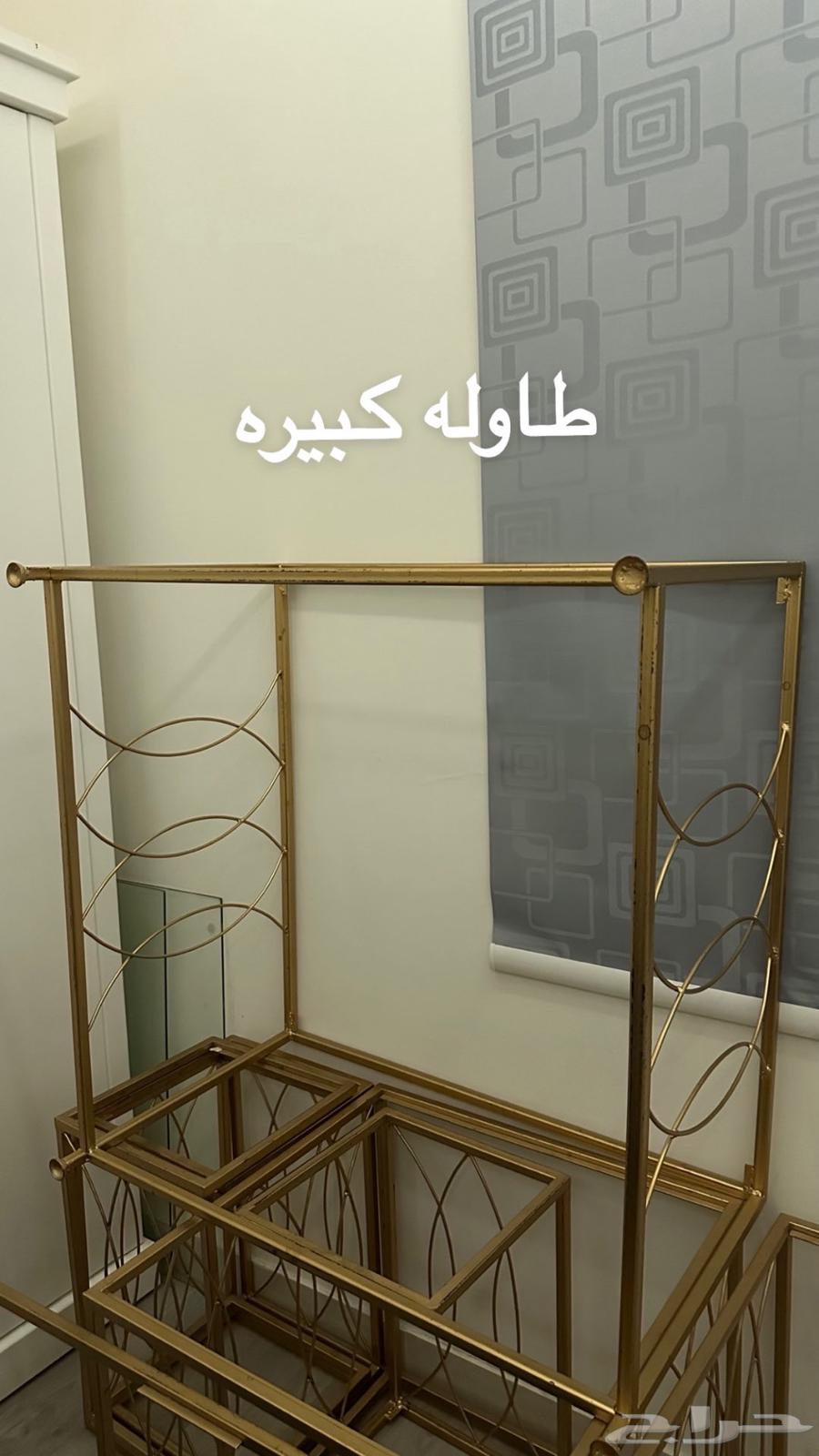 Set of tables64372082309377110