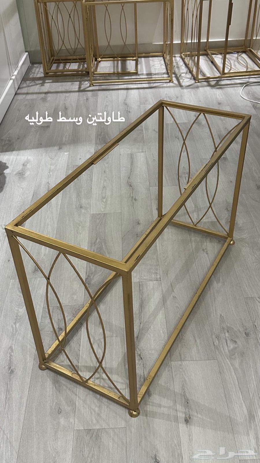 Set of tables64372082309377112