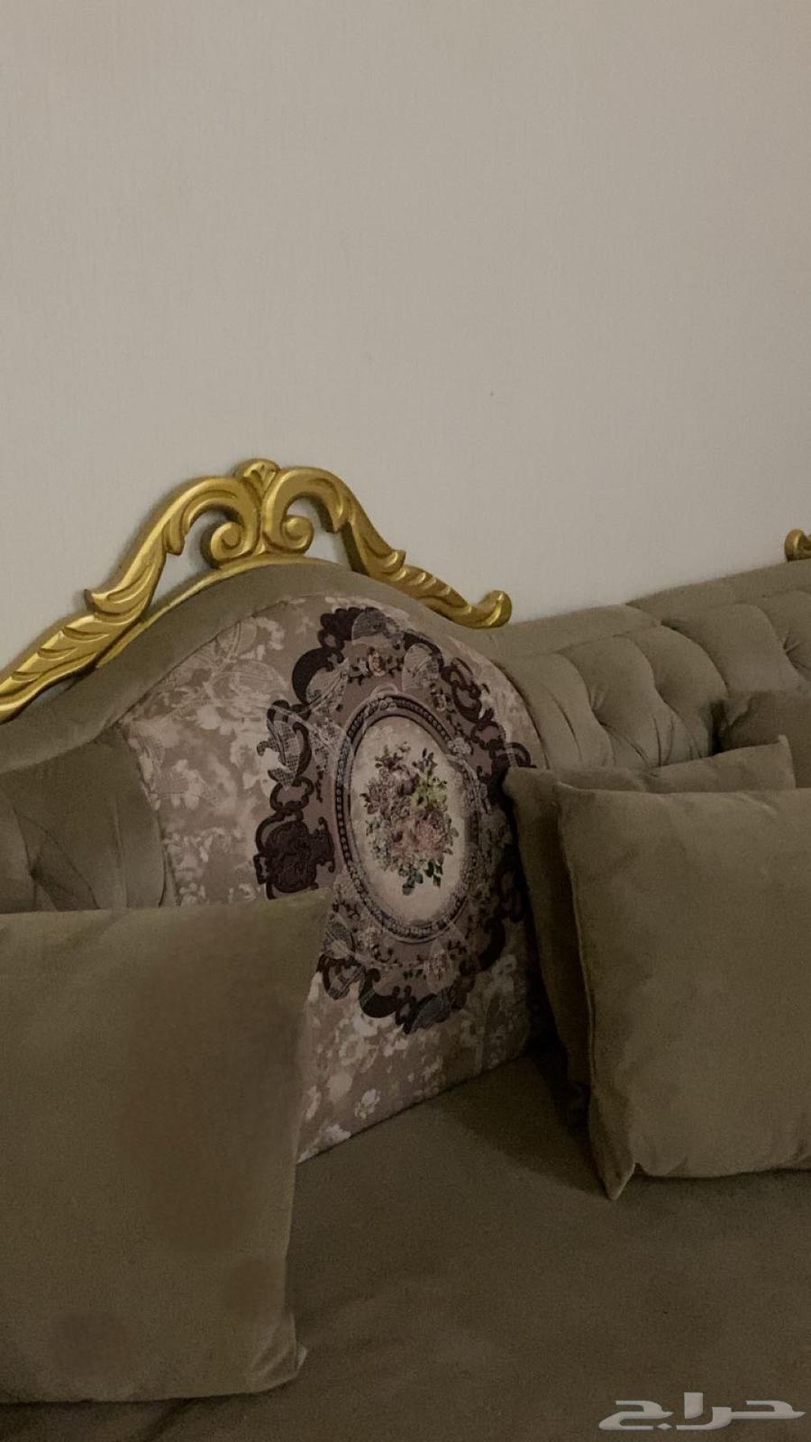 اثاث كنب عشر قطع مثل هذه القطعه للبيع64373180584833110