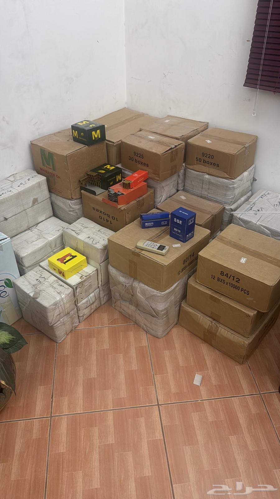 دبابيس تنجيد ومسامير تنجيد بمقاسات مختلفه64398270317826111