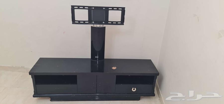 دباب أطفال و موكيت و طاولة تلفزيون كبيرة64369718699907112