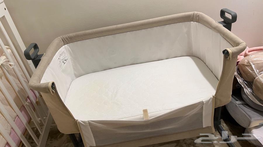 سرير اطفال وهزاز اطفال64367158303618111